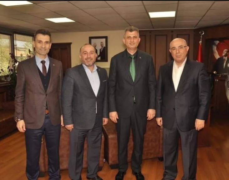 AK Parti’nin önceki dönem ilçe başkanlarından  SEZER’E TEBRİK ZİYARETİ