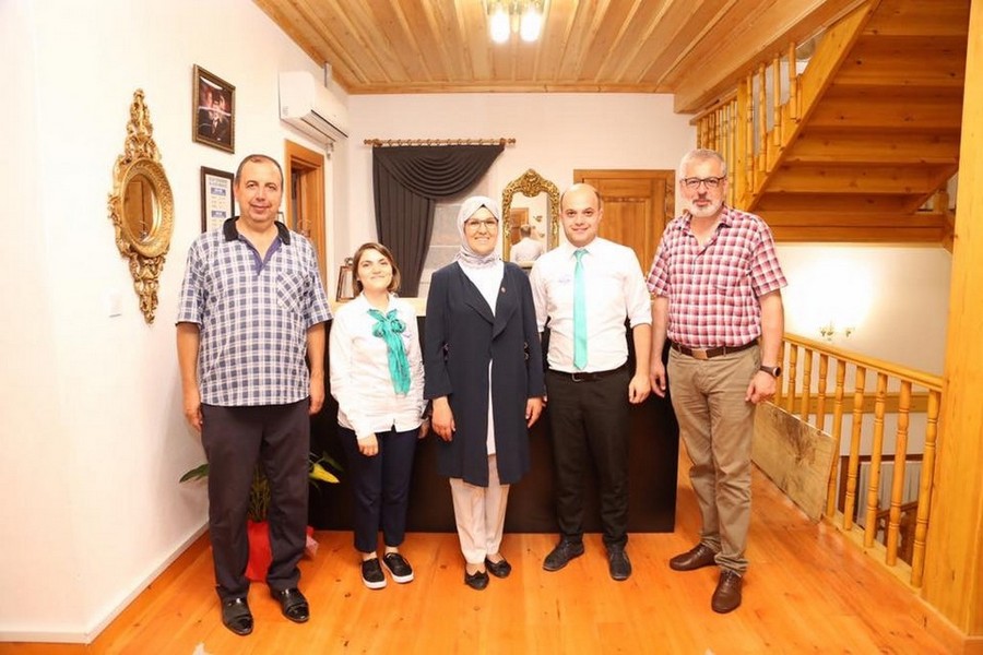 AK Parti Kocaeli Milletvekili Radiye Sezer Katırcıoğlu Yalı Evlerini gezdi