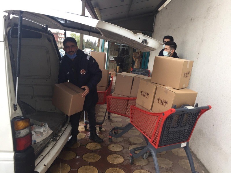 İş İnsanı Çağlayan Garipoğlu, 350 koliyi ihtiyaç sahiplerine ulaştırdı ‘AMACIMIZ REKLAM DEĞİL, DUA ALMAKTIR’