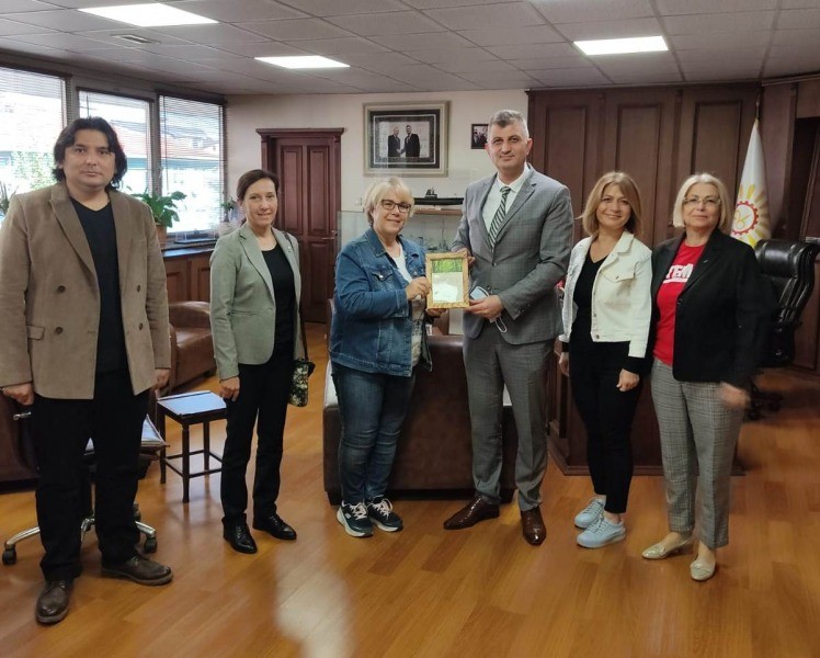TEMA Vakfı İlçe Temsilcileri Başkan Sezer’i ziyaret etti ‘TOPRAK DEDENİN İSMİ GÖLCÜK’TE YAŞATILSIN’