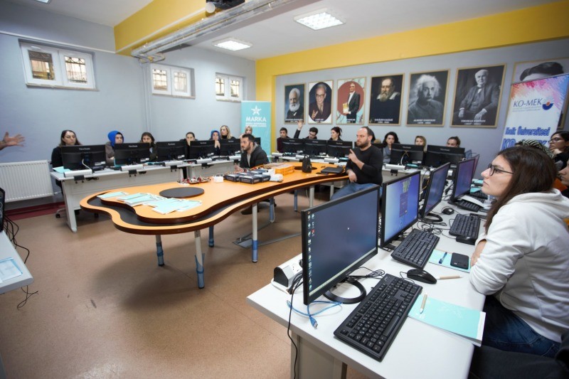 Çocuklar okulda, yetişkinler KO-MEK’te Robotik Kodlama öğrenecek