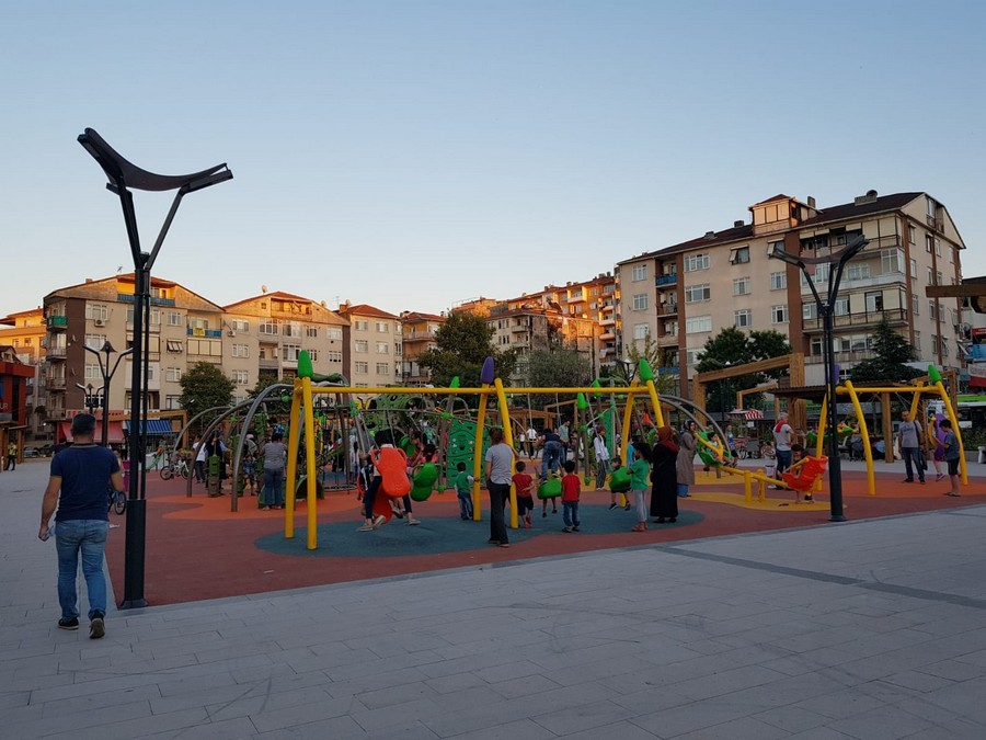 Gölcüklüler Yeni Cumhuriyet Park’ını çok sevdi