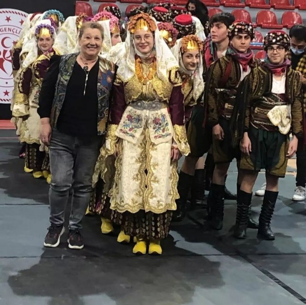İhsaniye Anadolu Lisesi öğrencileri Halk Oyunları Yarışmasında birinci oldu ‘TEKİRDAĞ’DA KOCAELİ’Yİ TEMSİL EDECEKLER’