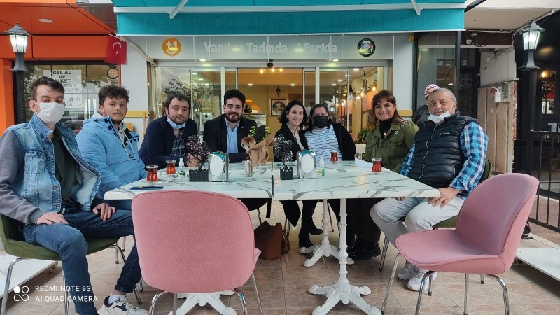 İYİ Parti Gençlik Kolları’ndan Down Cafe’ye ziyaret GERÇEK DOSTLAR KROMOZOM SAYMAZ