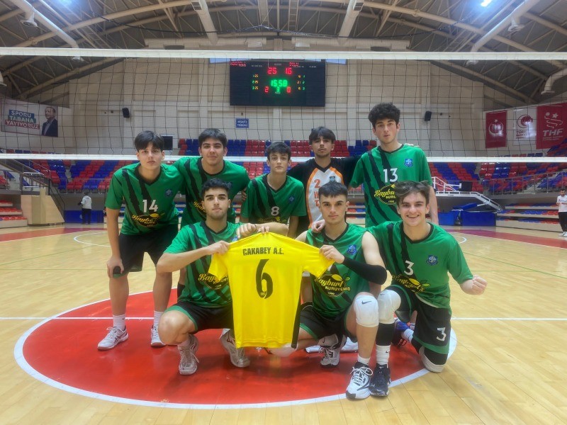 Çakabey Anadolu Lisesi Erken Voleybol Takımı Karabük’te ikincilik elde etti GÖLCÜK’E GÜZEL BİR GURUR YAŞATTILAR