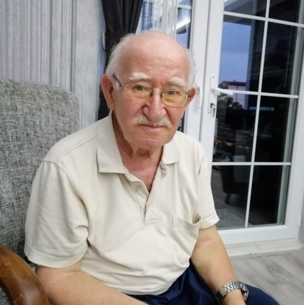 Gölcük değerli bir Öğretmenini kaybetti ZAFER HOCA DUALARLA UĞURLANDI