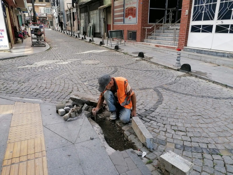 40. ve 41. Sokak’ta  beton dubalar monte ediliyor