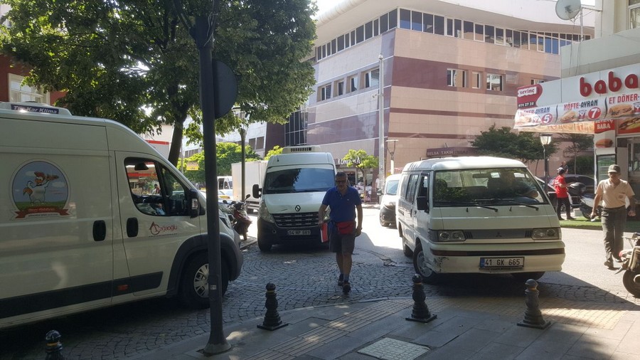 TRAFİK SORUNU BİTMEK BİLMİYOR