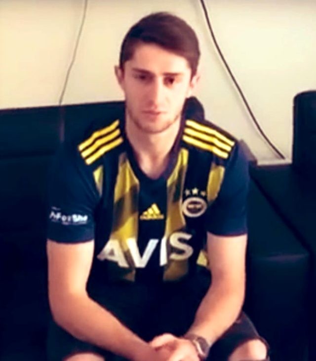 İsmail Yüksek Fenerbahçe formasını giydi