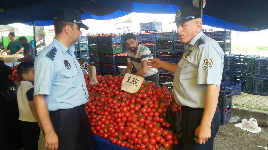 Gölcük Belediyesi Zabıta Ekiplerinden Pazar Denetimi