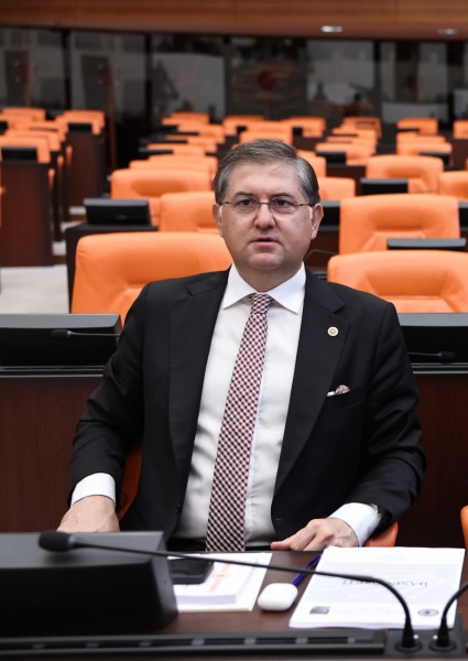CHP Kocaeli Milletvekili Harun Özgür Yıldızlı,  ‘GENÇLERİMİZİN, SIĞINMACILAR KADAR DEĞERİ YOK MU?’