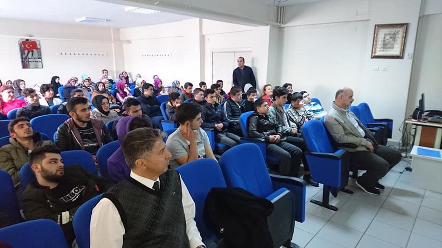 Gölcük’te bu konferans büyük beğeni topladı