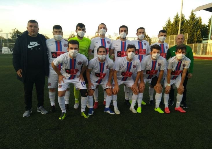 Harb-İş Spor’lu Futbolcular Darıca maçına maske ile çıktı GALİBİYETLERİNİ ONLARA HEDİYE ETTİLER