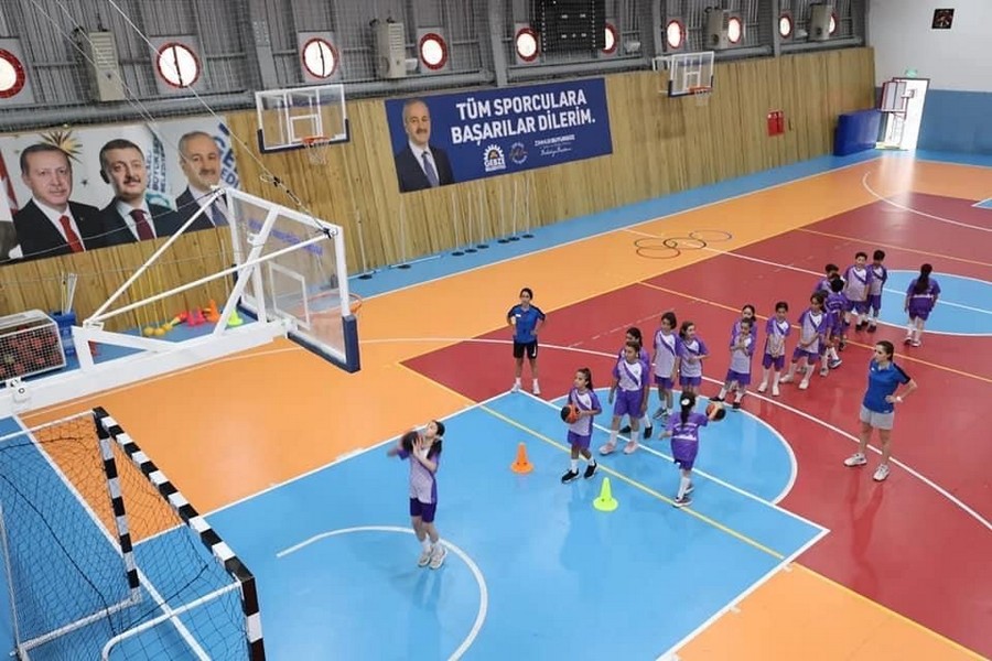 Gebze Belediyesi’nin ücretsiz yaz okulunda EĞİTİMLER HIZ KESMİYOR