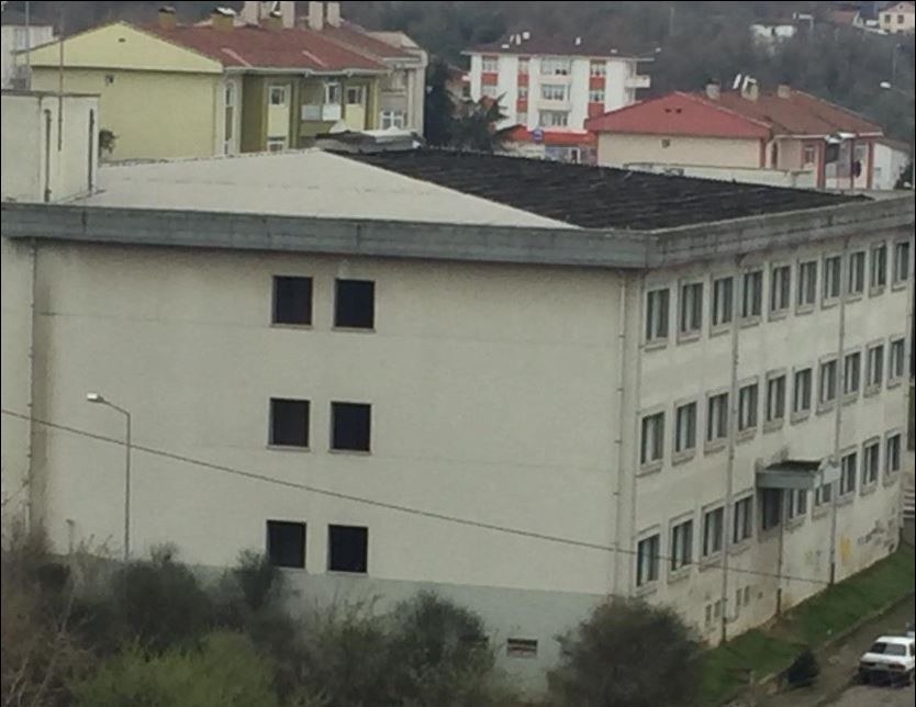 Kalıcı İş Merkezi’nin çatısı dikkat çekiyor