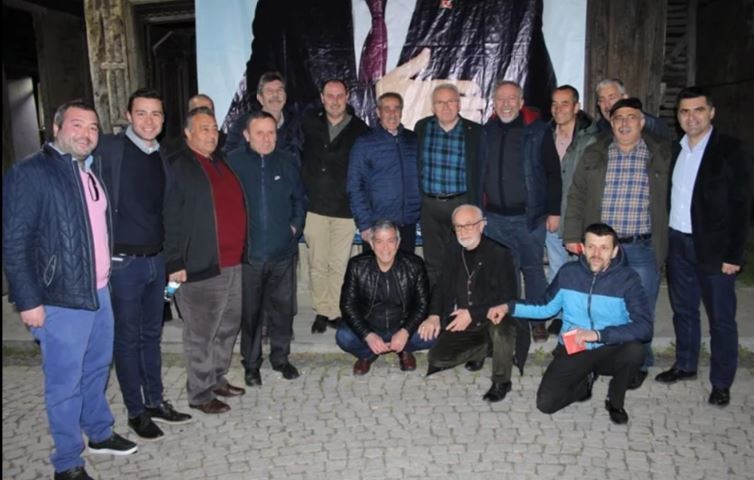 İşeri, Saraylılardan destek istedi