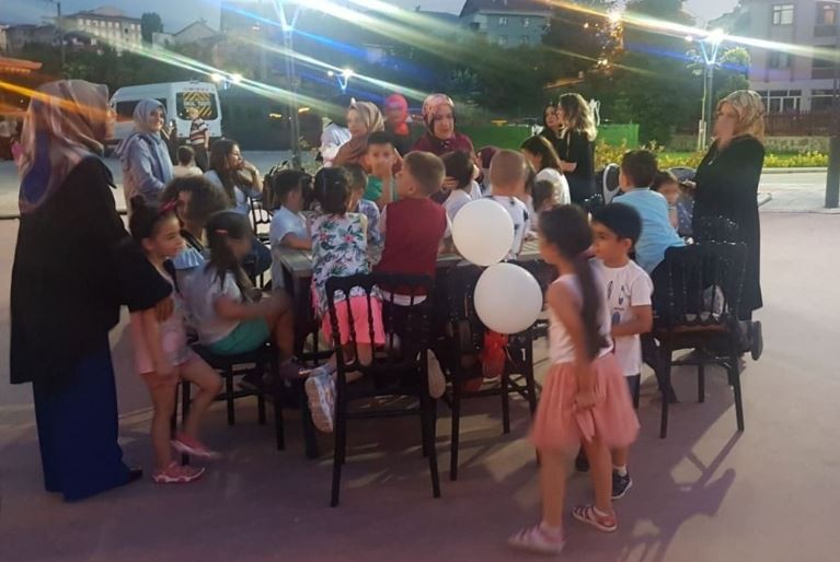 Öğrenciler mezuniyet töreninde oldukça eğlendi