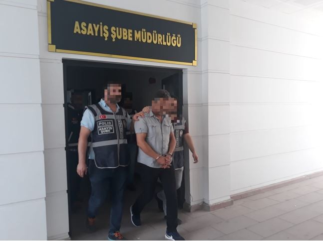 Gölcük’te geri dönüşüm ve sarf malzemeleri usulsüz yolla satan şahıslar KISKIVRAK YAKALANDI