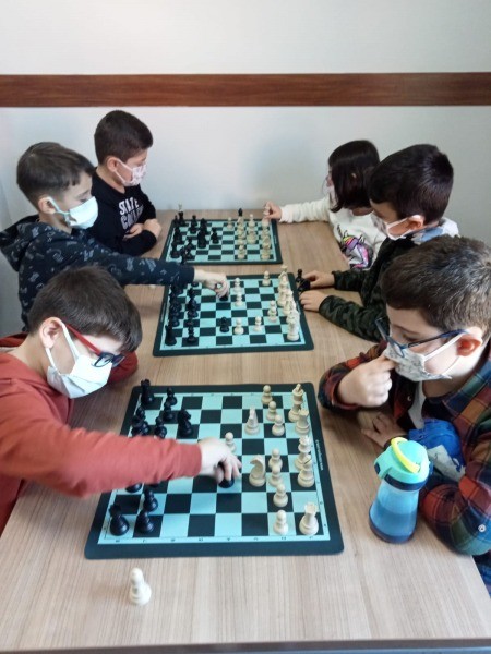 Başiskeleli Gençler ‘Şah Mat’ Diyor