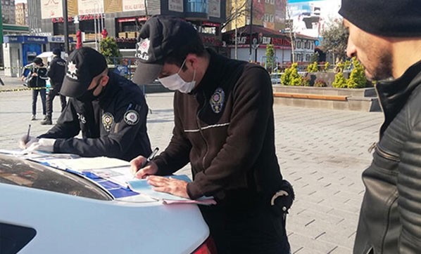 4 günlük sokağa çıkma yasağında 104 kişiye idari para cezası kesildi