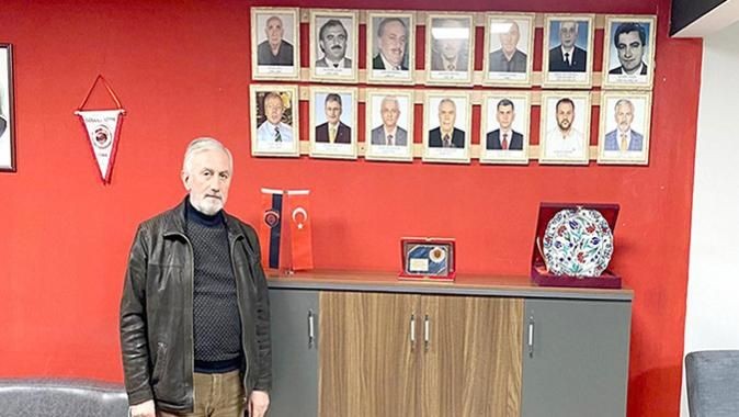 Gölcükspor Başkanı Temel Erten’den örnek davranış ESKİ BAŞKANLARIN FOTOĞRAFLARINI ODASINA ASTI