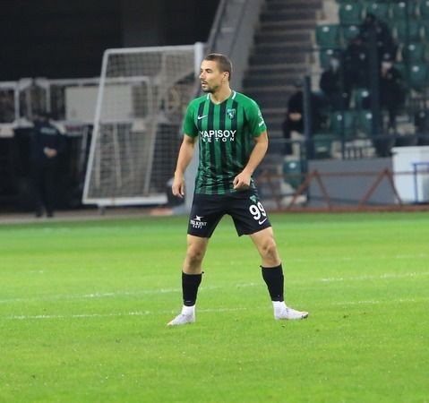 Şampiyon Kocaelispor iç transferde Bahattin Köse ile anlaşmaya vardı