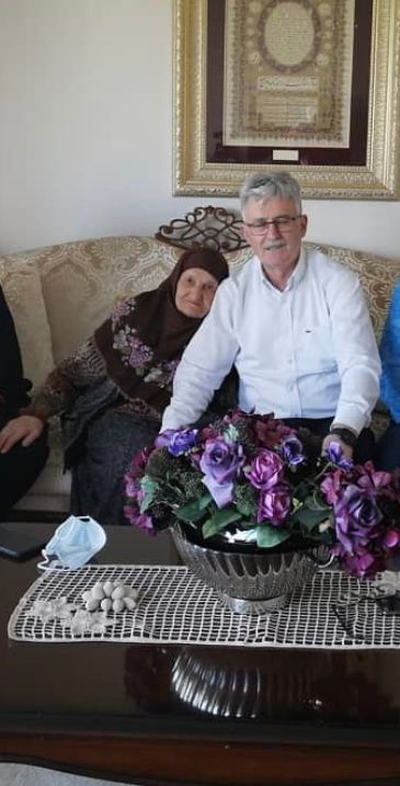 Kocaeli AK Parti il Başkanı Mehmet Ellibeş’in annesi NEBAHAT ELLİBEŞ YOĞUN BAKIMDA TEDAVİ GÖRÜYOR