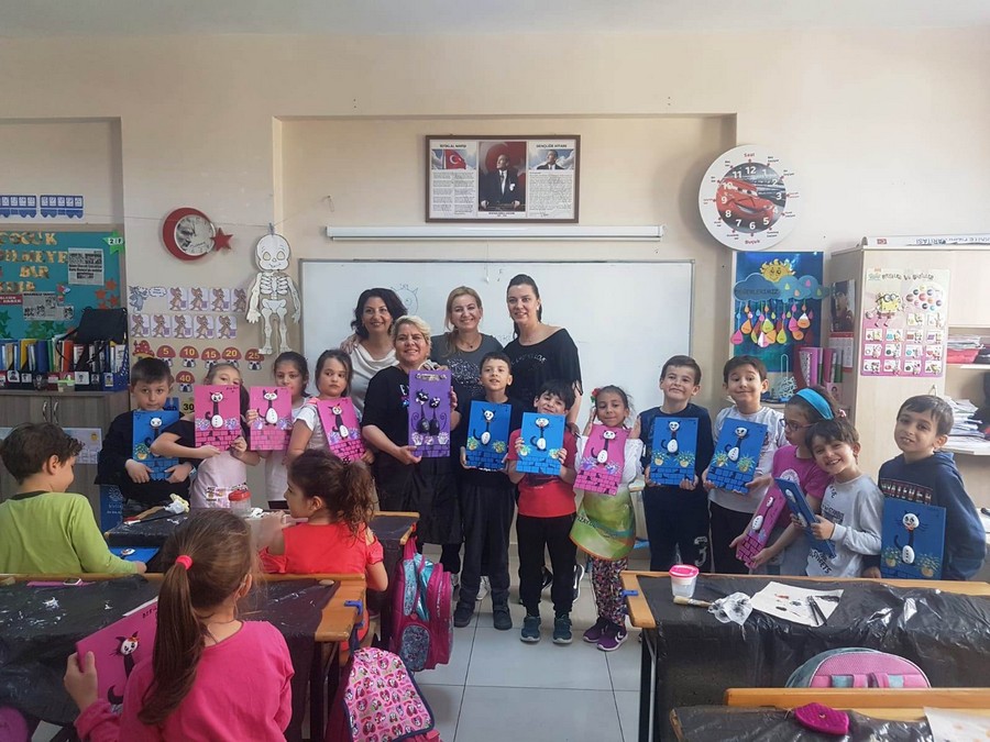 BOYA KÜPÜ ATÖLYESİ ÖĞRENCİLERLE BULUŞUYOR