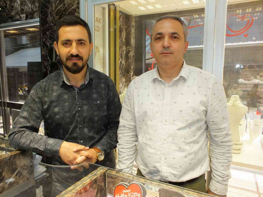 Gölcüklü Kuyumcular konuştu “ALTIN EN İYİ YATIRIM”